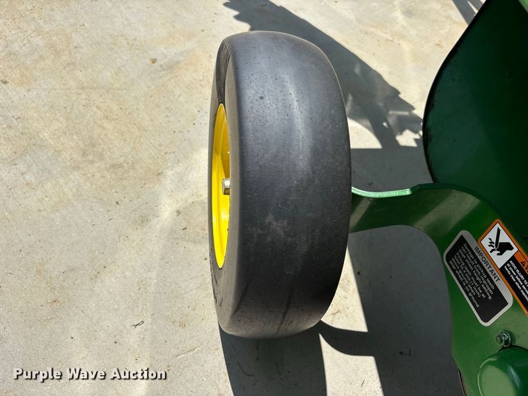 image for item ER3233 2023 John Deere 450E Round Baler