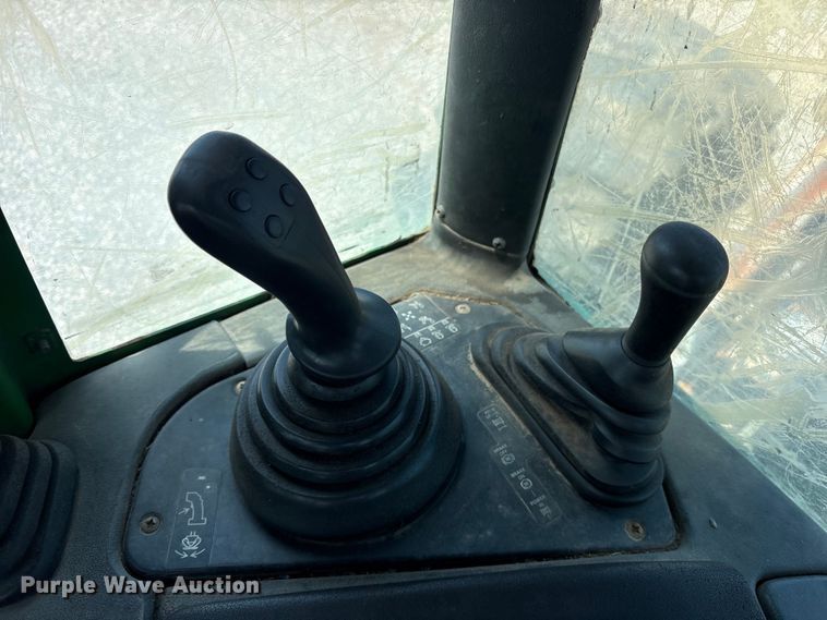 image for item ET0321 2012 John Deere 648H skidder
