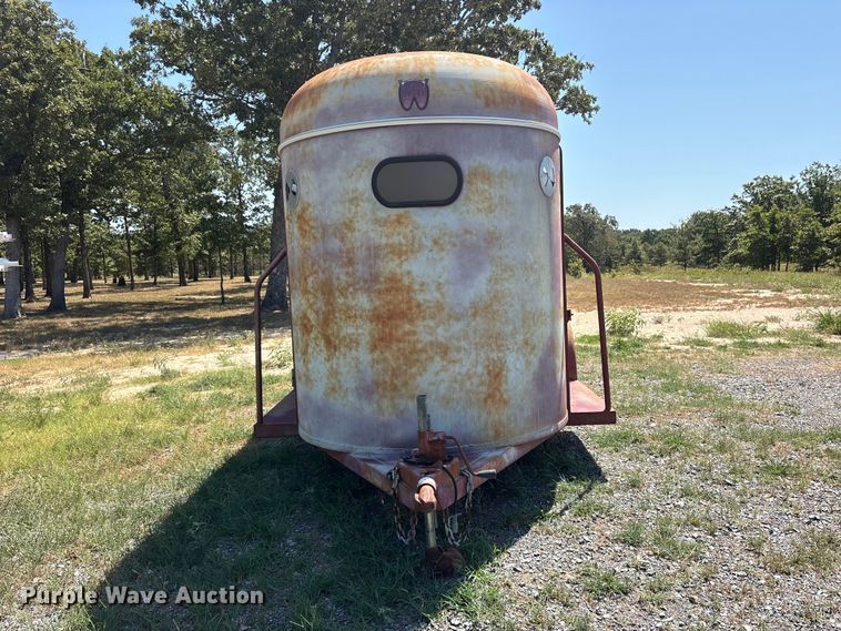 image for item ET0405 2004 W-W Trailer Manufacturers livestock trailer