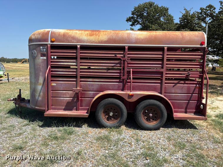 image for item ET0405 2004 W-W Trailer Manufacturers livestock trailer