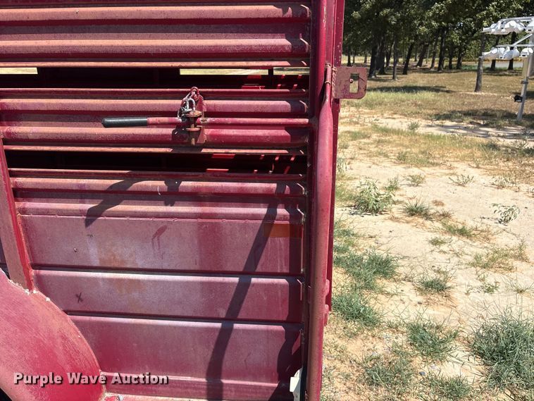 image for item ET0405 2004 W-W Trailer Manufacturers livestock trailer