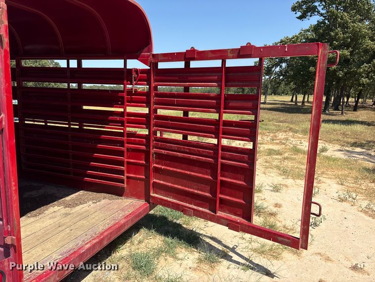 image for item ET0405 2004 W-W Trailer Manufacturers livestock trailer