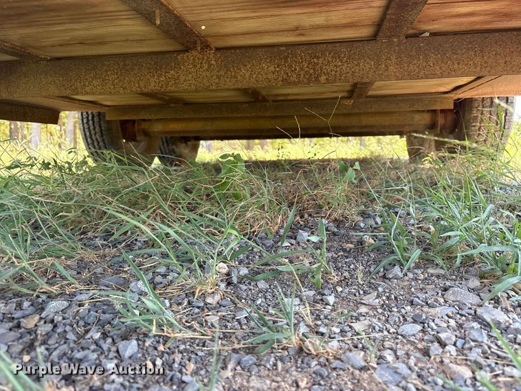 image for item ET0405 2004 W-W Trailer Manufacturers livestock trailer