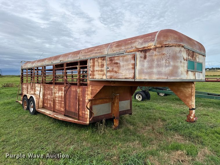 image for item ET6354 Chief's Trailer Mfg. livestock trailer