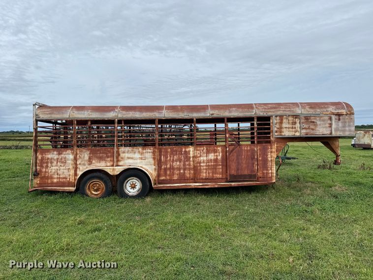 image for item ET6354 Chief's Trailer Mfg. livestock trailer