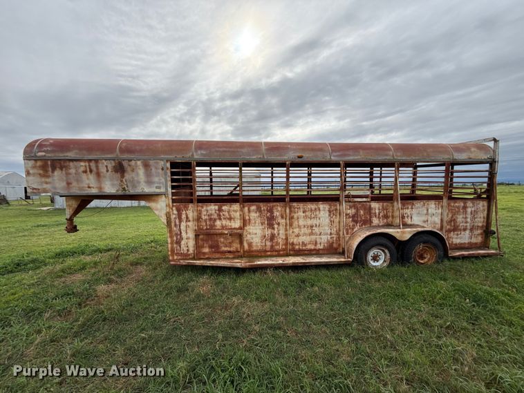 image for item ET6354 Chief's Trailer Mfg. livestock trailer
