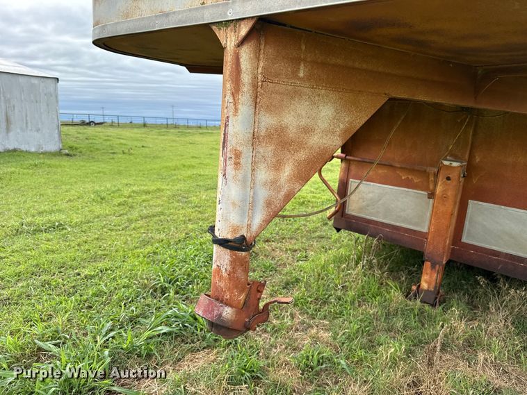 image for item ET6354 Chief's Trailer Mfg. livestock trailer