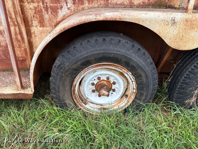 image for item ET6354 Chief's Trailer Mfg. livestock trailer