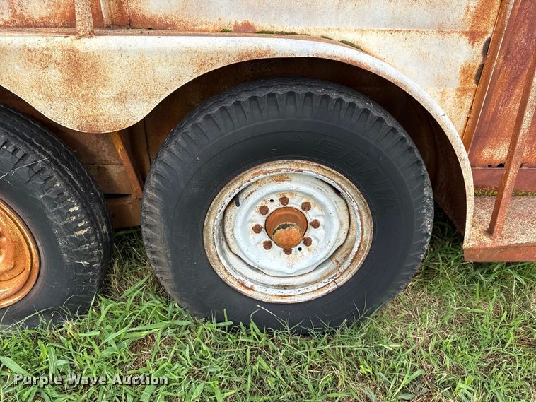 image for item ET6354 Chief's Trailer Mfg. livestock trailer