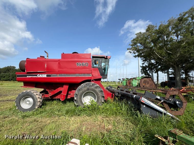 image for item EU0708 Case IH 1660 RWA combine