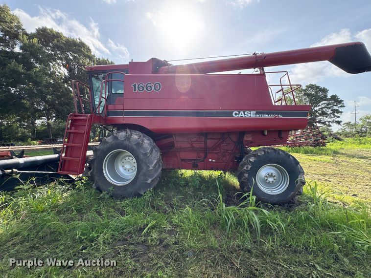 image for item EU0708 Case IH 1660 RWA combine