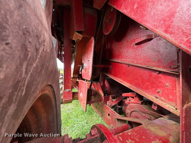 image for item EU0708 Case IH 1660 RWA combine