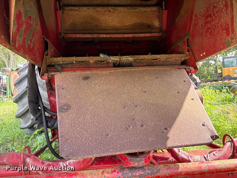 image for item EU0708 Case IH 1660 RWA combine