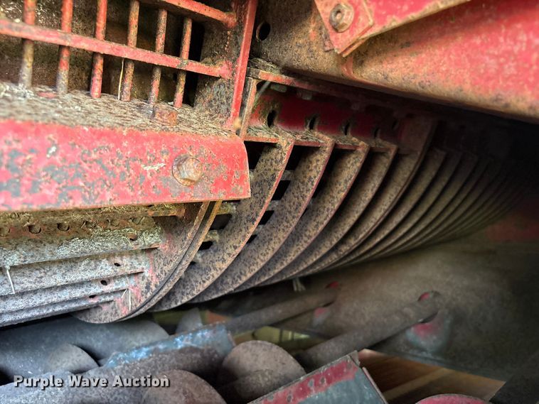 image for item EU0708 Case IH 1660 RWA combine