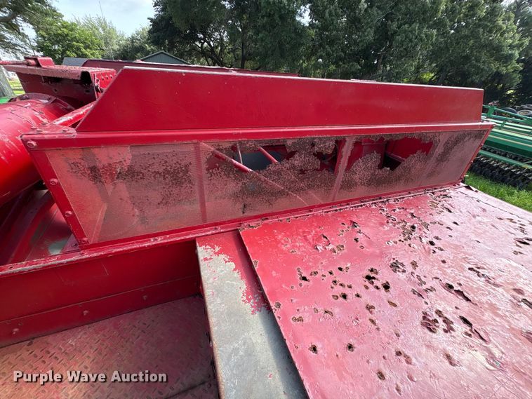 image for item EU0708 Case IH 1660 RWA combine