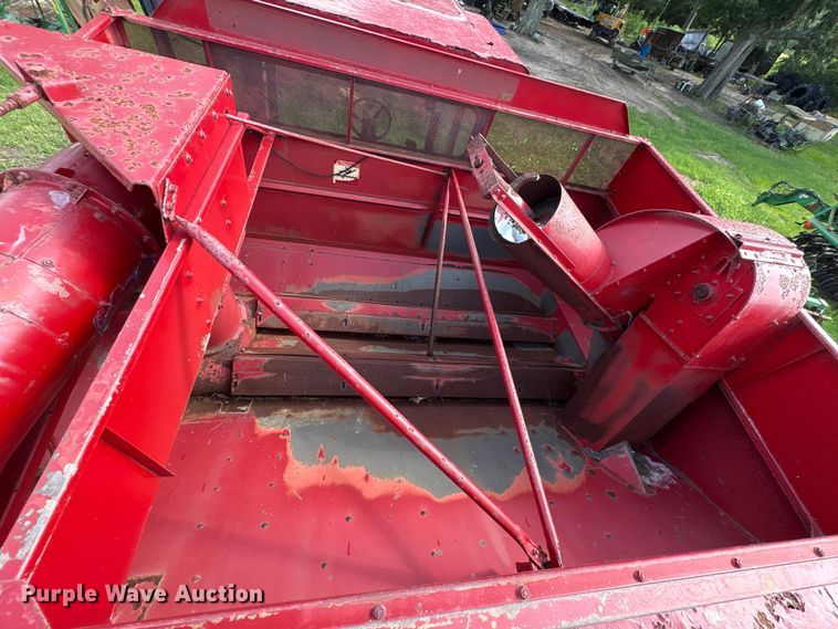 image for item EU0708 Case IH 1660 RWA combine
