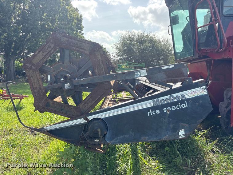 image for item EU0708 Case IH 1660 RWA combine