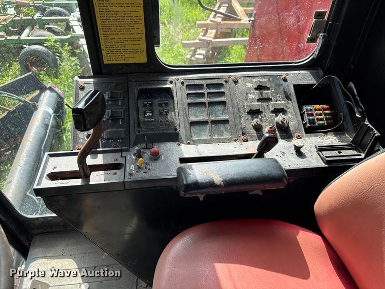 image for item EU0708 Case IH 1660 RWA combine