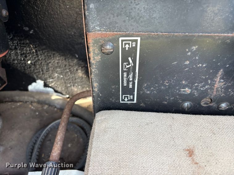 image for item EU0708 Case IH 1660 RWA combine