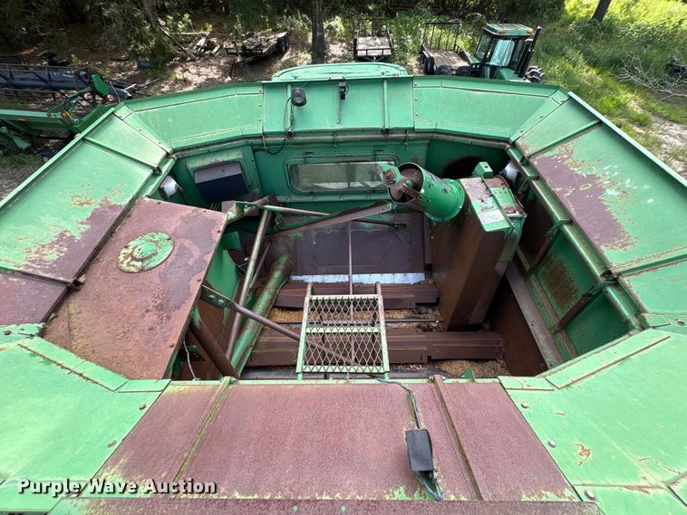 image for item EU0709 John Deere CTS II RWA combine