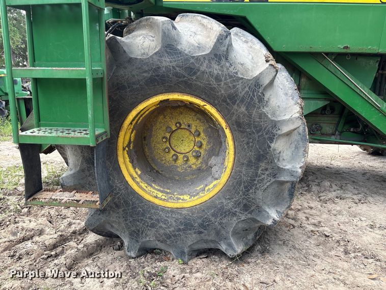 image for item EU0709 John Deere CTS II RWA combine