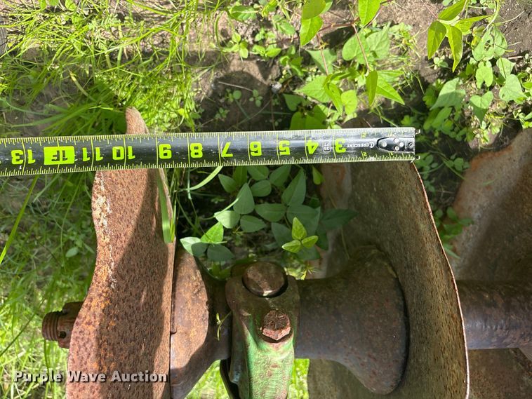image for item EU0713 John Deere tandem disk