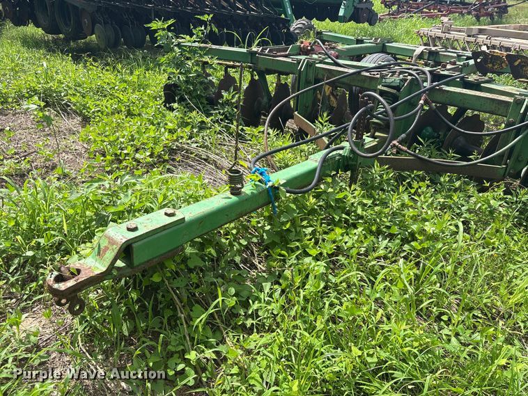 image for item EU0713 John Deere tandem disk