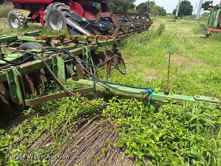 image for item EU0713 John Deere tandem disk