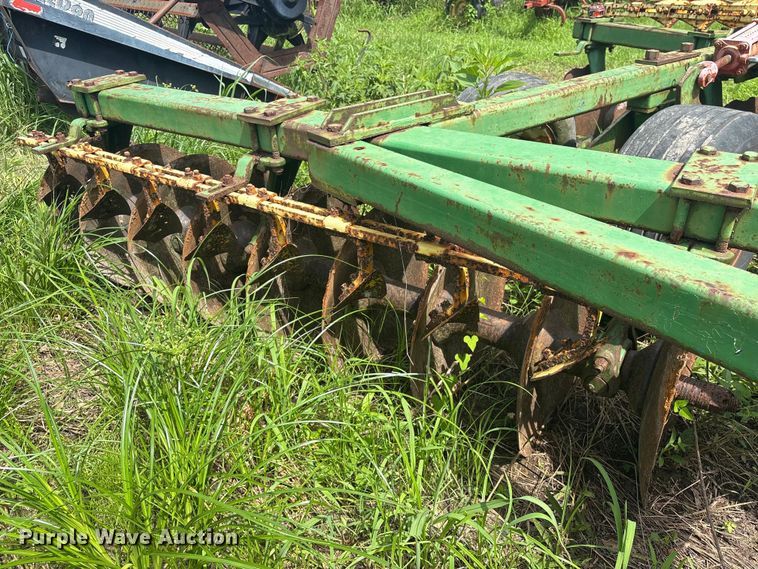 image for item EU0713 John Deere tandem disk