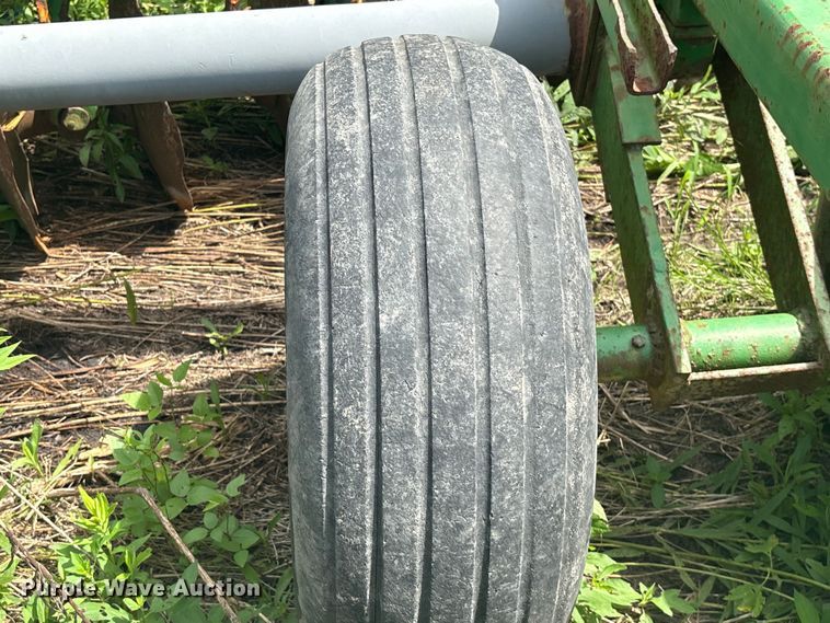 image for item EU0713 John Deere tandem disk