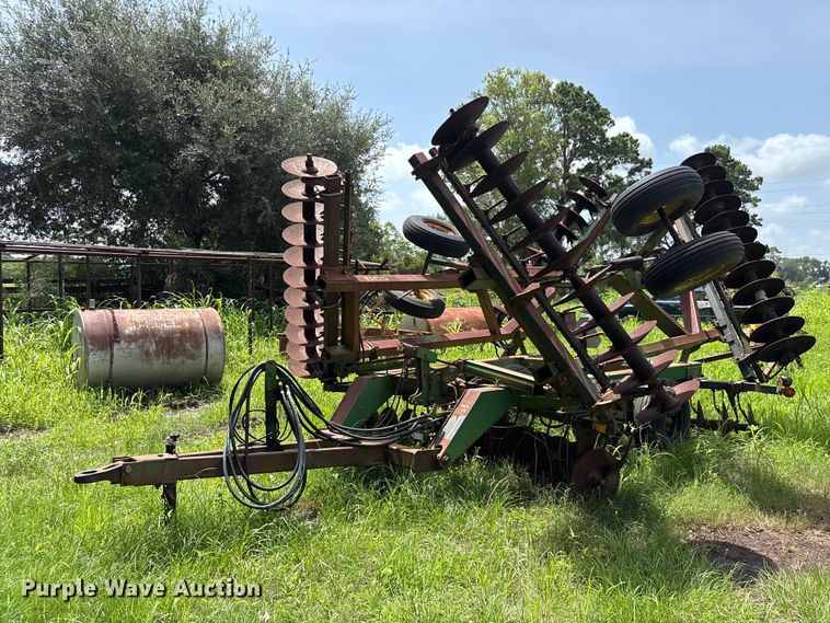 John Deere 630 tandem disk