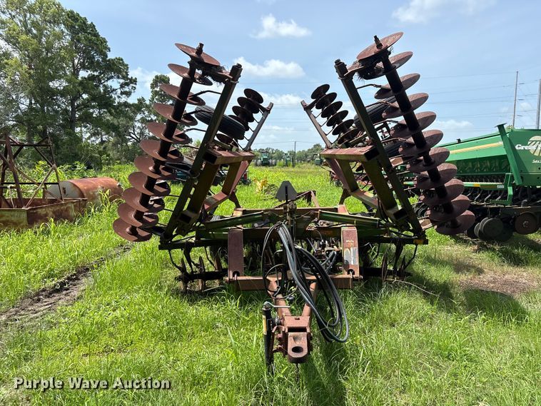 image for item EU0716 John Deere 630 tandem disk