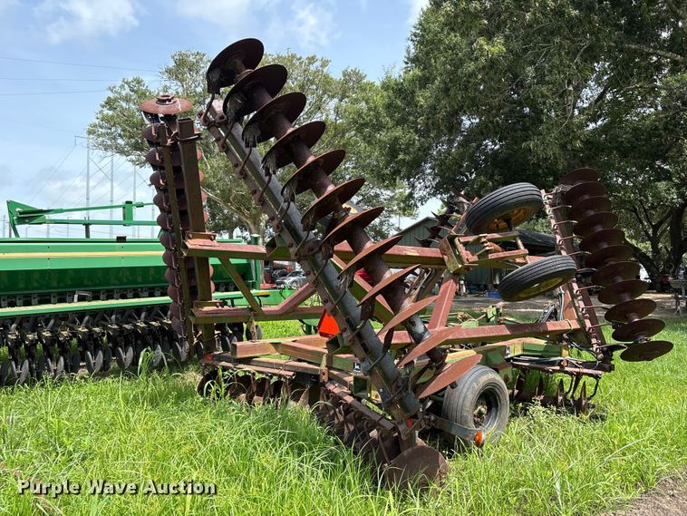 image for item EU0716 John Deere 630 tandem disk