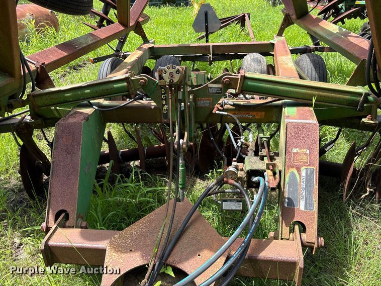 image for item EU0716 John Deere 630 tandem disk
