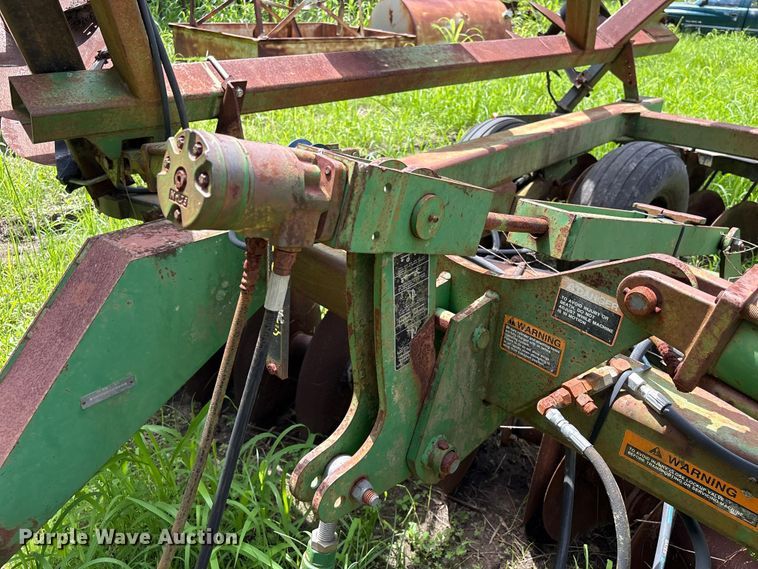 image for item EU0716 John Deere 630 tandem disk