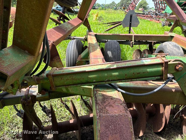 image for item EU0716 John Deere 630 tandem disk
