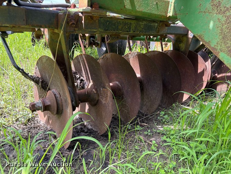 image for item EU0716 John Deere 630 tandem disk