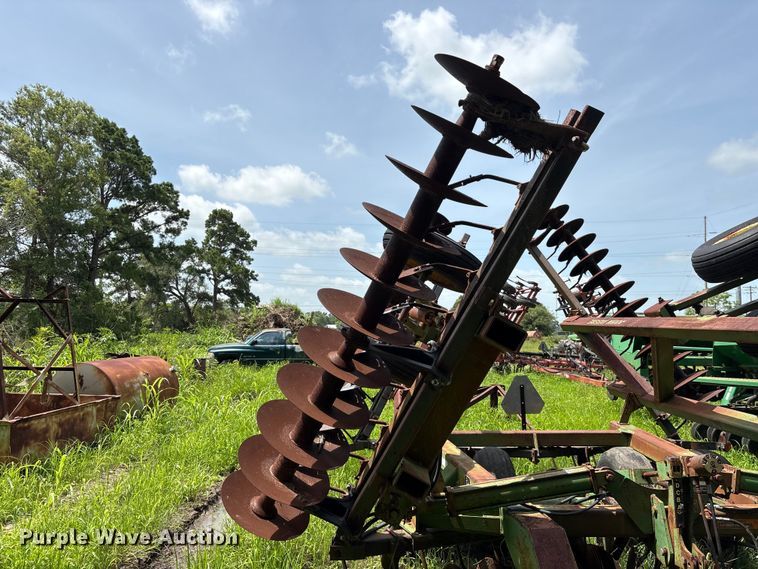 image for item EU0716 John Deere 630 tandem disk