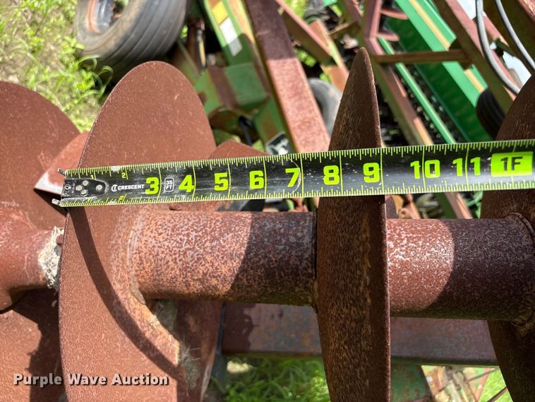 image for item EU0716 John Deere 630 tandem disk