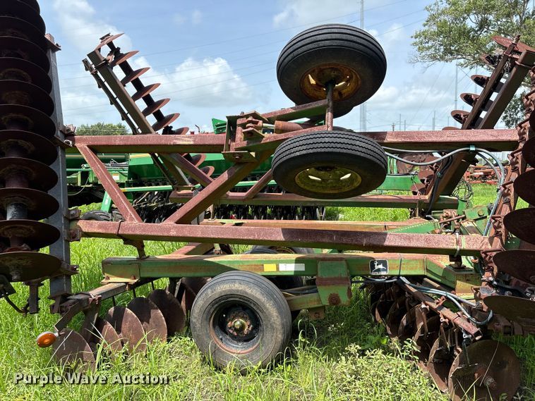 image for item EU0716 John Deere 630 tandem disk
