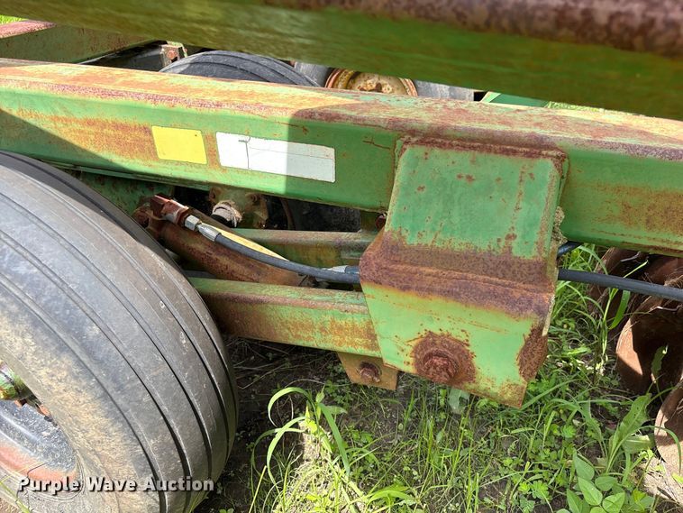 image for item EU0716 John Deere 630 tandem disk