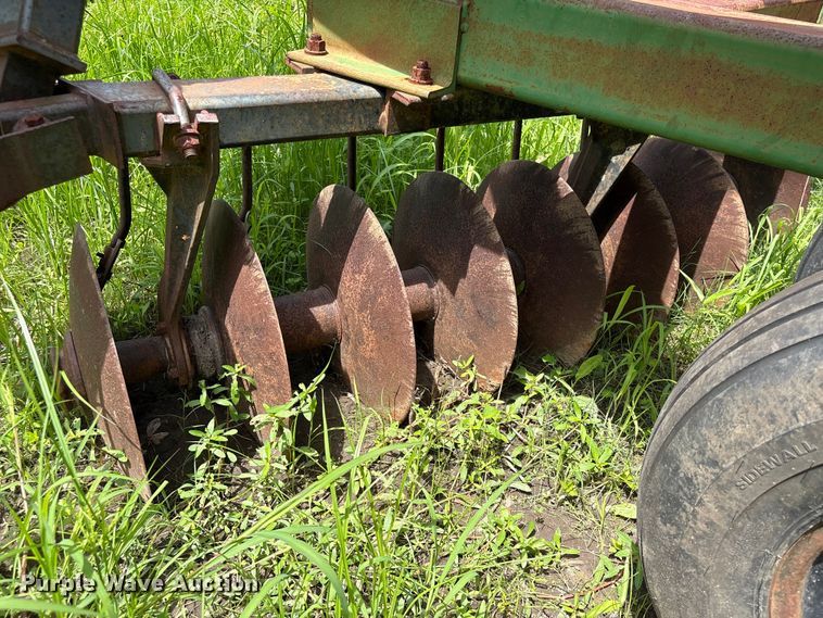 image for item EU0716 John Deere 630 tandem disk