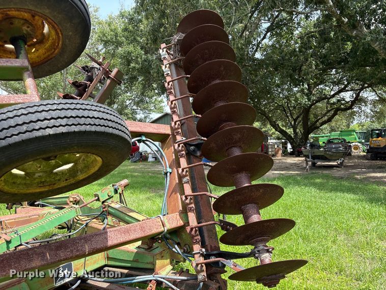 image for item EU0716 John Deere 630 tandem disk