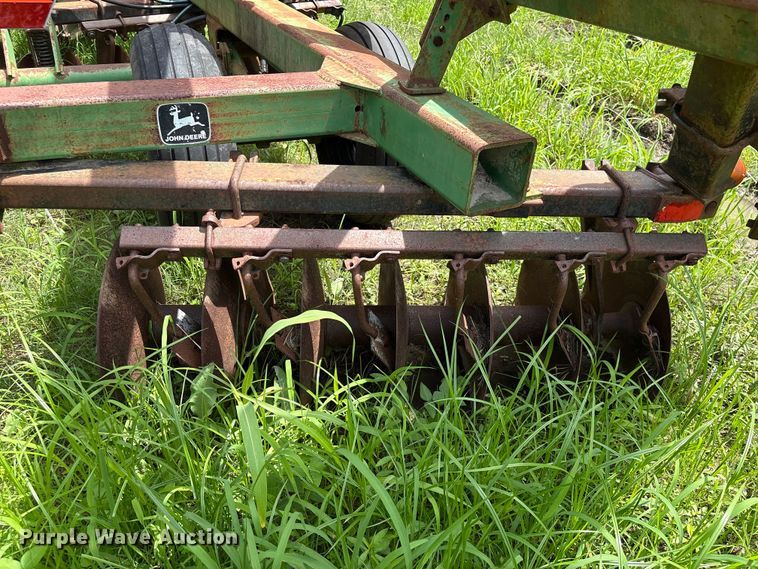image for item EU0716 John Deere 630 tandem disk