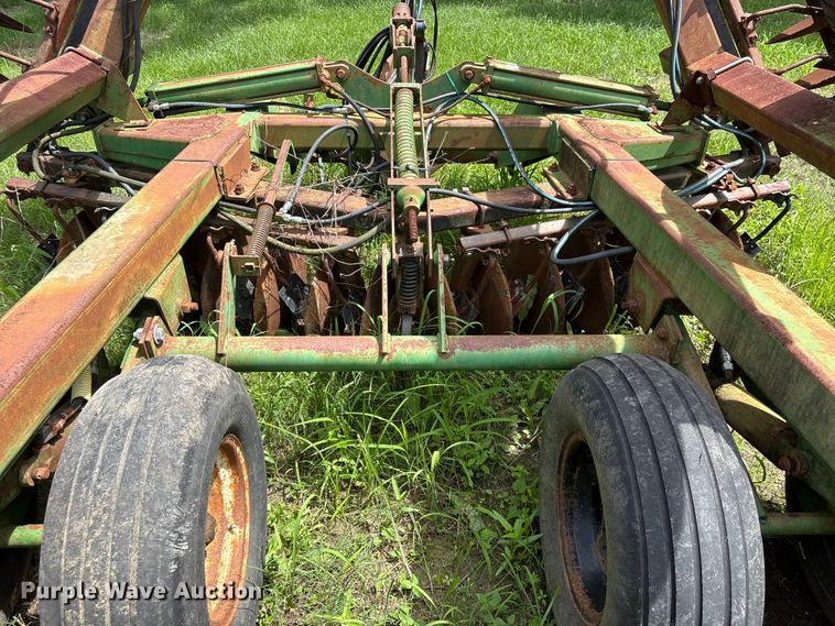image for item EU0716 John Deere 630 tandem disk