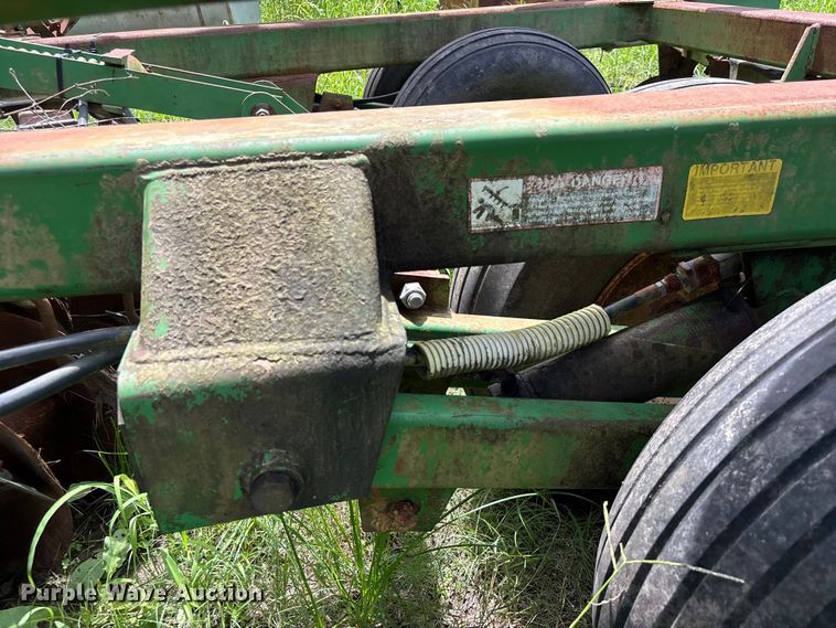 image for item EU0716 John Deere 630 tandem disk