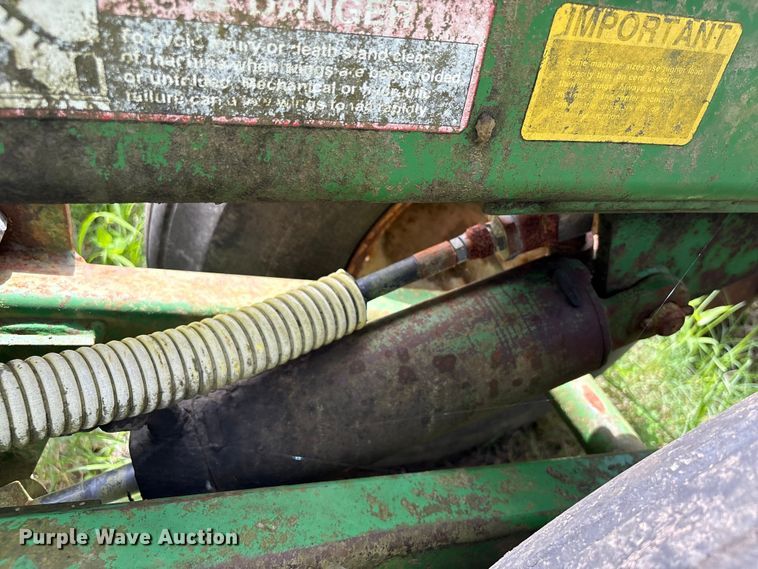 image for item EU0716 John Deere 630 tandem disk