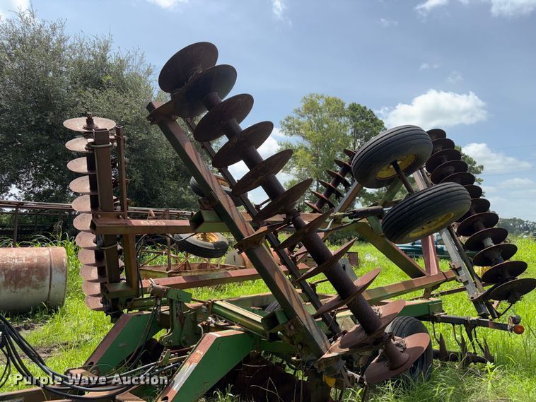 image for item EU0716 John Deere 630 tandem disk