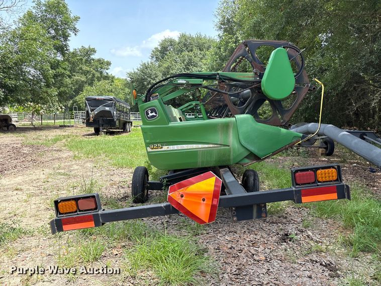 image for item EU0719 John Deere 925D draper head