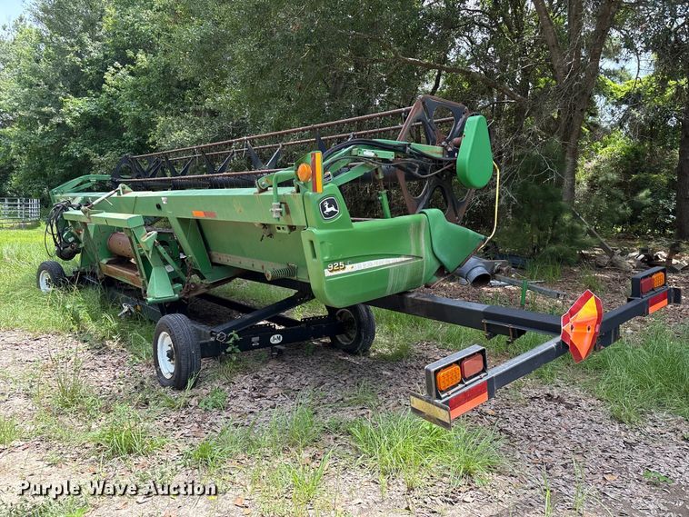 image for item EU0719 John Deere 925D draper head